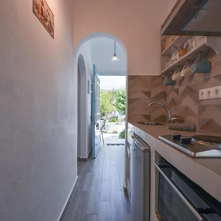 Perivoli 3-chora Apartment *